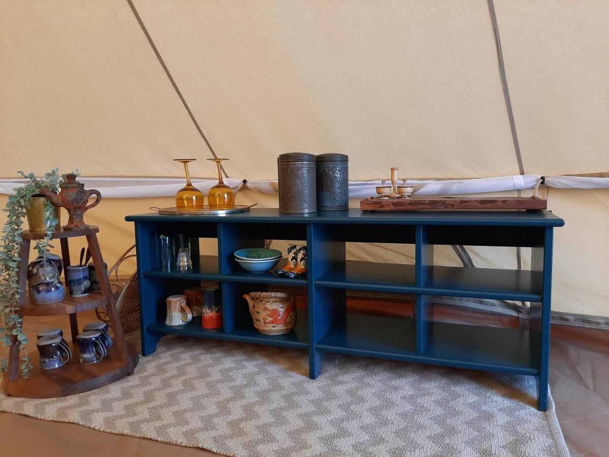 Glamping De Vrije Wind, Tentverhuur Houwerzijl Bagian luar foto